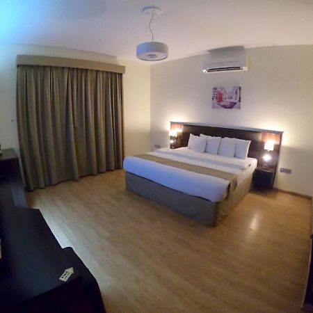 Weekend Hotel & Apartments Mascate Exterior foto
