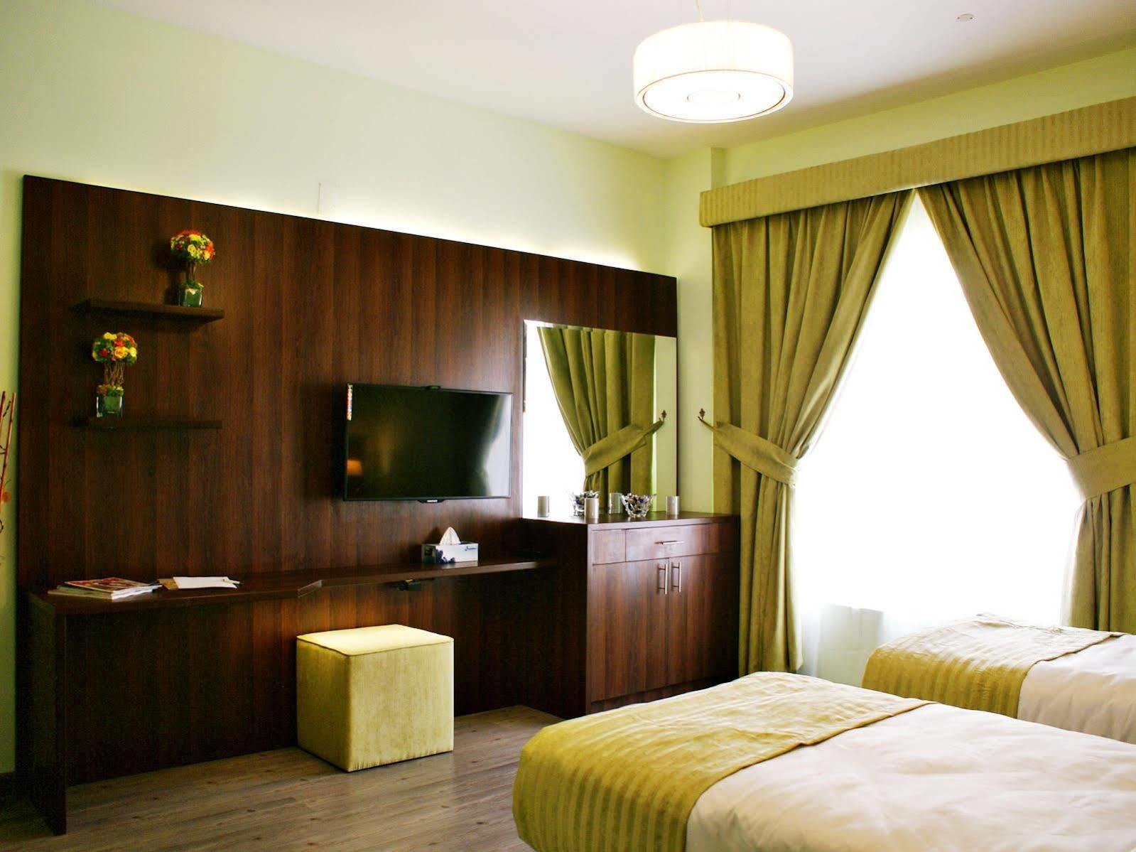 Weekend Hotel & Apartments Mascate Exterior foto