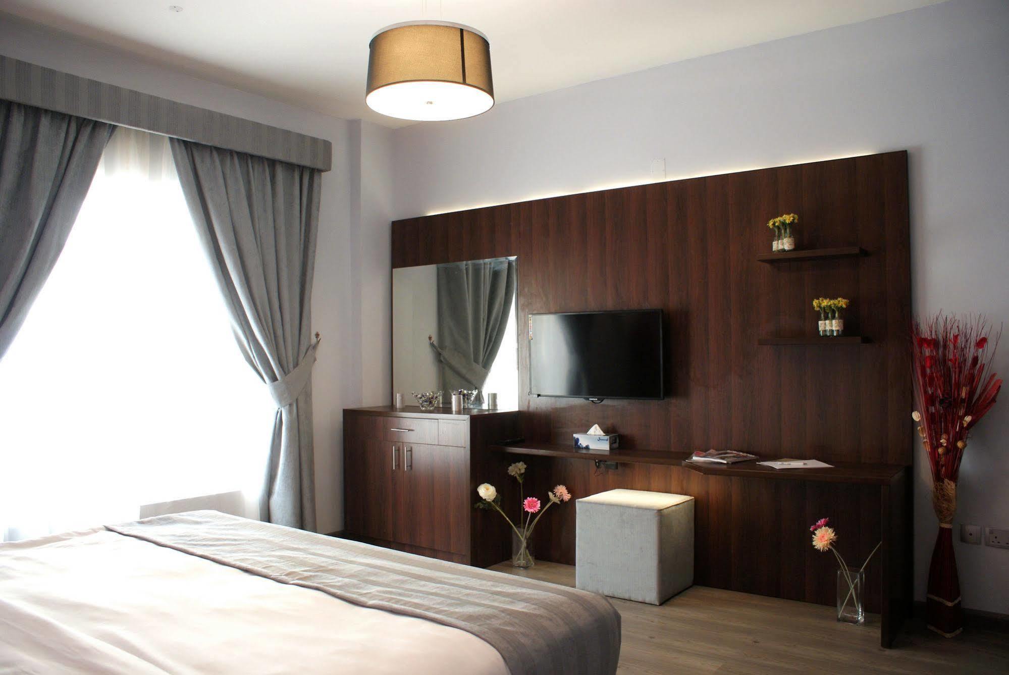 Weekend Hotel & Apartments Mascate Exterior foto