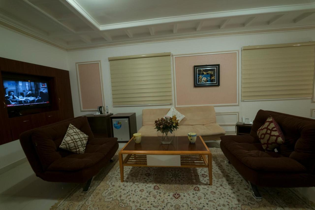 Weekend Hotel & Apartments Mascate Exterior foto